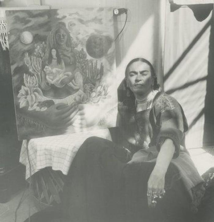 Estas 10 fotografías captan a la perfección la cautivadora belleza de Frida Kahlo