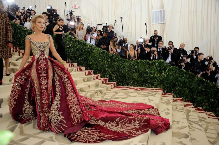 14 vestidos de la gala MET 2018 para exclamar "¡Por Dios!"