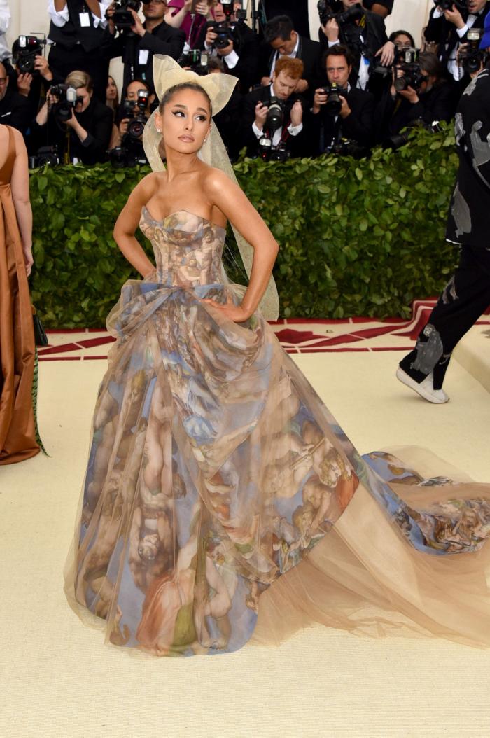 14 vestidos de la gala MET 2018 para exclamar "¡Por Dios!"