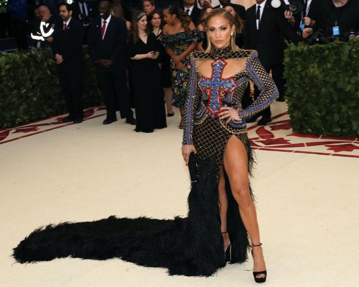 14 vestidos de la gala MET 2018 para exclamar "¡Por Dios!"