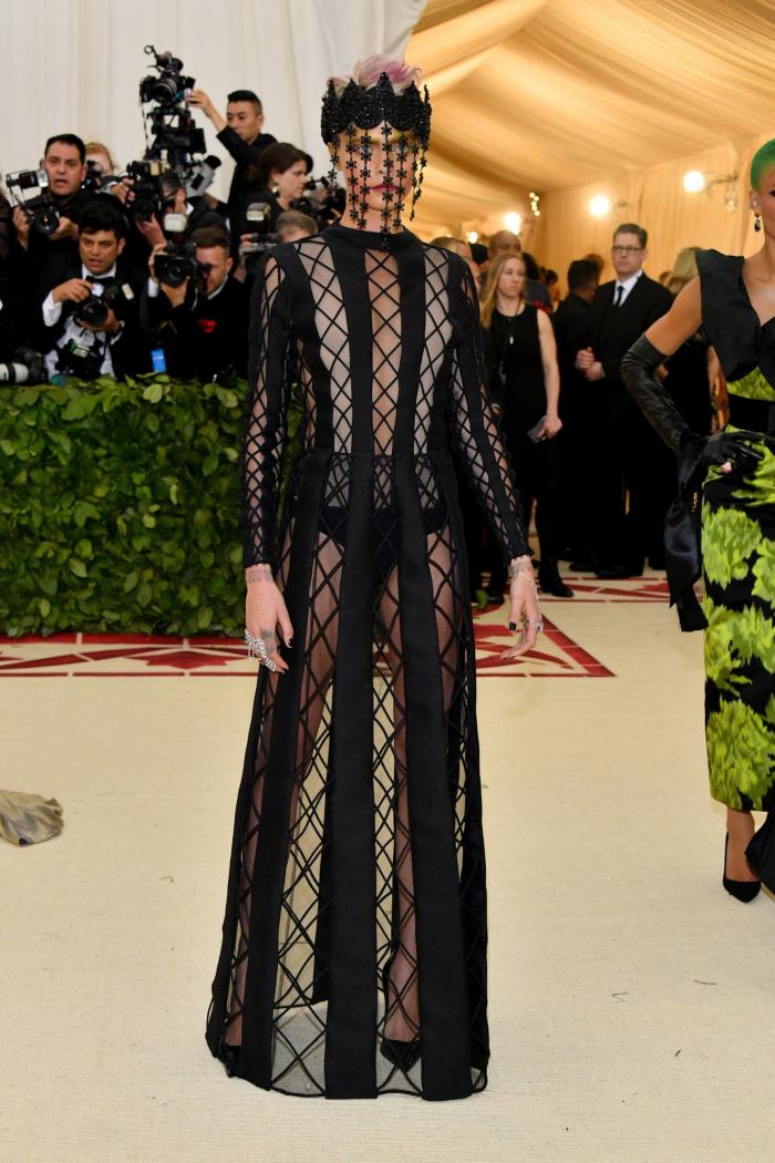 14 vestidos de la gala MET 2018 para exclamar "¡Por Dios!"