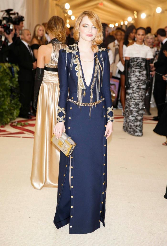 De Extremoduro a Ayuso, como una virgen: 9 guiños a la religión que Vox hoy habría censurado