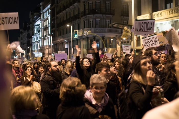 Miles de personas marchan en Madrid por la igualdad