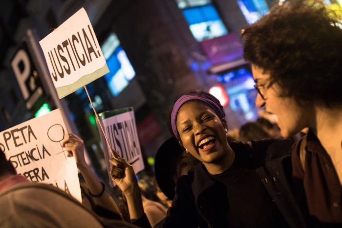 Miles de personas marchan en Madrid por la igualdad