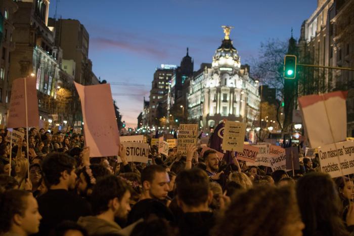 Miles de personas marchan en Madrid por la igualdad