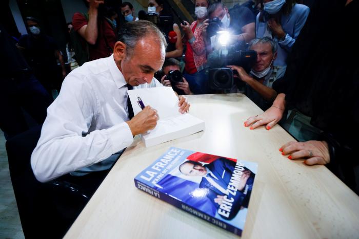 Zemmour pregunta a un niño por qué fueron sus padres a Francia y él le deja en ridículo mundial