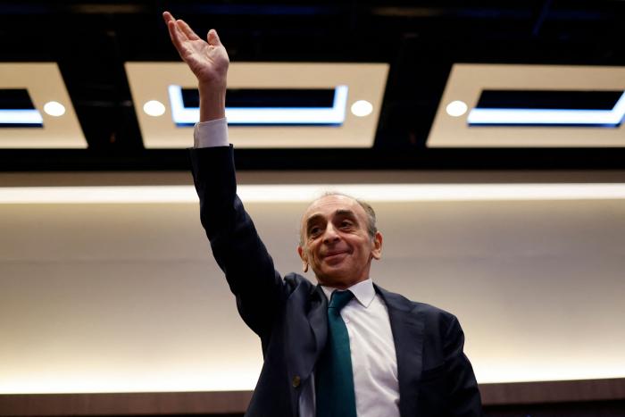 Zemmour pregunta a un niño por qué fueron sus padres a Francia y él le deja en ridículo mundial