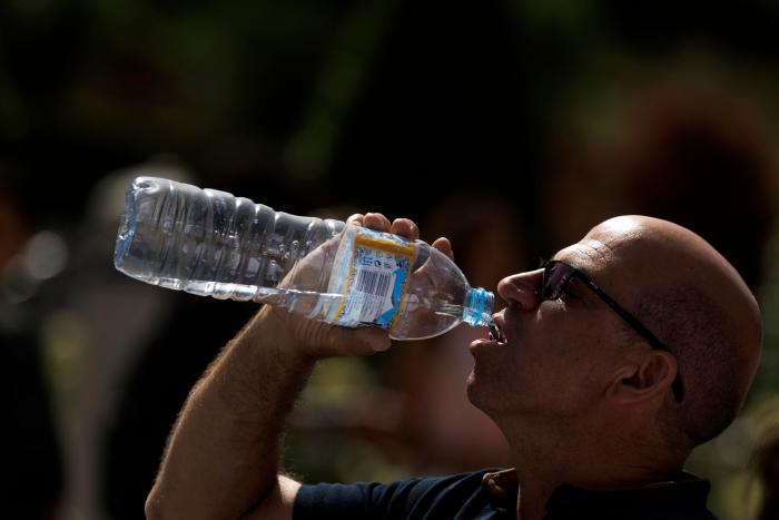 La ola de calor intensifica los incendios: más de 700 hectáreas quemadas en Navarra, Aragón y Cataluña