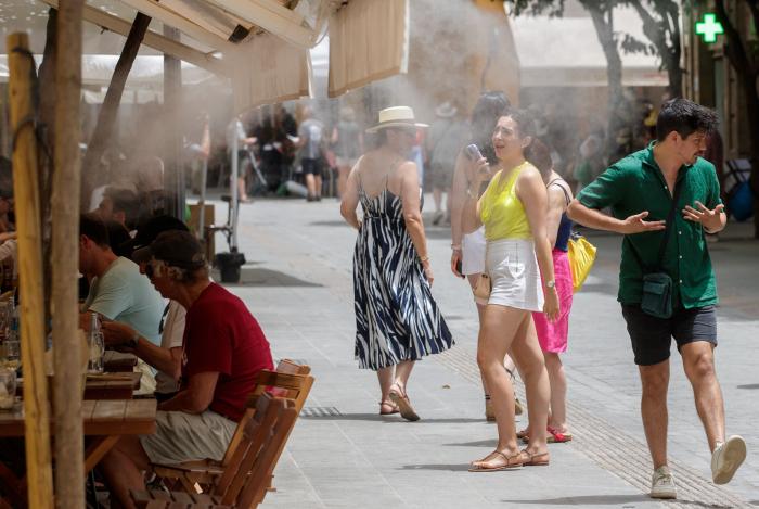 La ola de calor intensifica los incendios: más de 700 hectáreas quemadas en Navarra, Aragón y Cataluña