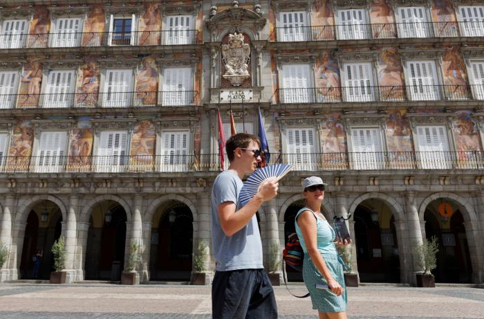 La ola de calor intensifica los incendios: más de 700 hectáreas quemadas en Navarra, Aragón y Cataluña