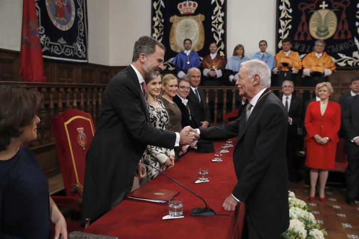 Ida Vitale rompe el protocolo en el Cervantes: "Mi candidato era Vila-Matas"