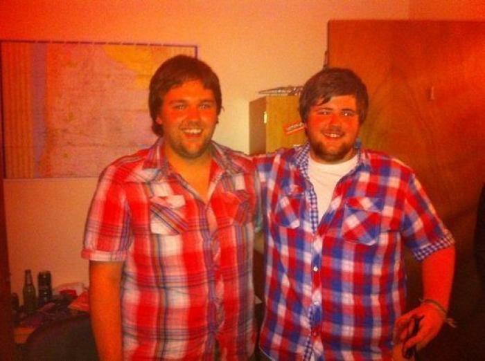 18 personas que encontraron a sus dobles en la vida real y se hicieron una foto para demostrarlo