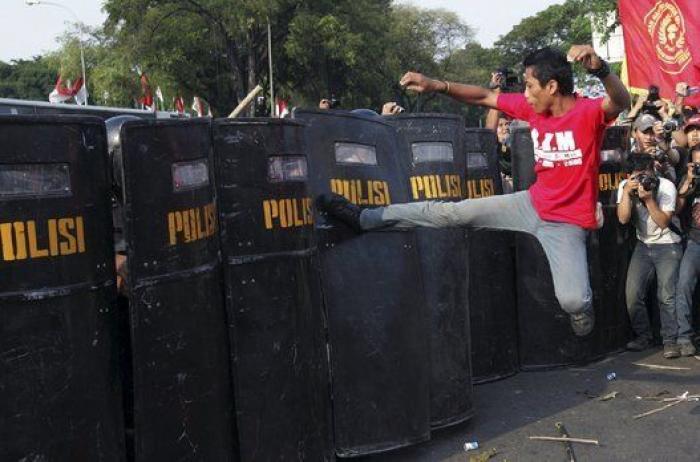 17 manifestantes que plantaron cara a la policía en solitario
