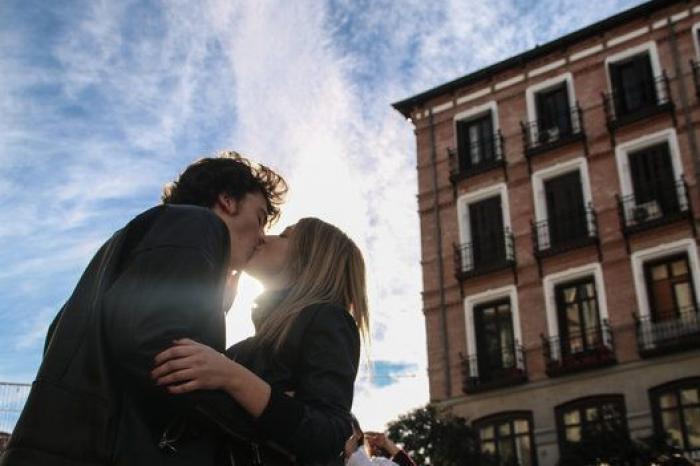 Madrid se llena de besos de cine: en busca del mejor para protagonizar un corto