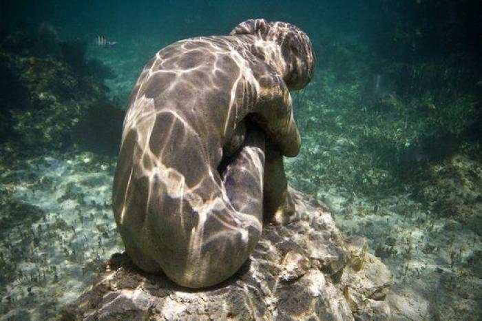 Un grupo de turistas indigna al bañarse en los Jameos del Agua (Lanzarote), un lugar protegido