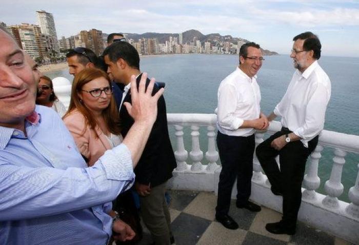 Rajoy se echa a la calle en Benidorm