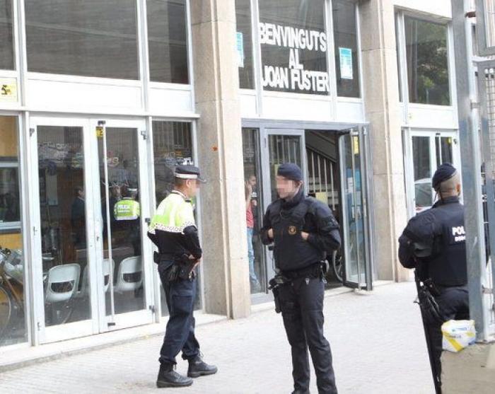 Un alumno mata a un profesor con un machete en el instituto Joan Fuster de Barcelona