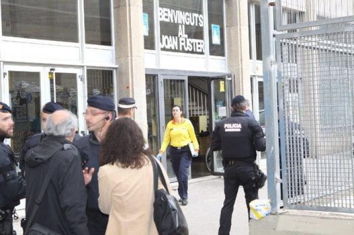 Un alumno mata a un profesor con un machete en el instituto Joan Fuster de Barcelona