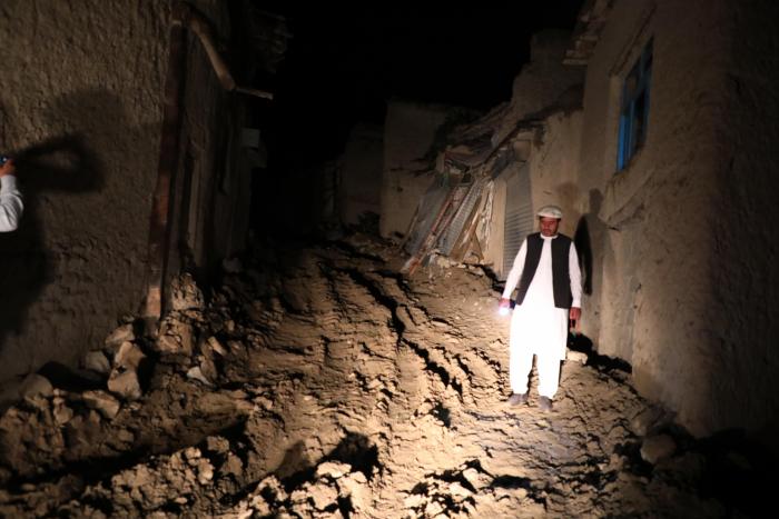 La ayuda empieza a llegar a los miles de afectados por el terremoto en Afganistán