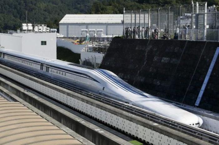 Récord del Maglev, el tren por levitación magnética de Japón, que alcanza los 603 kilómetros por hora