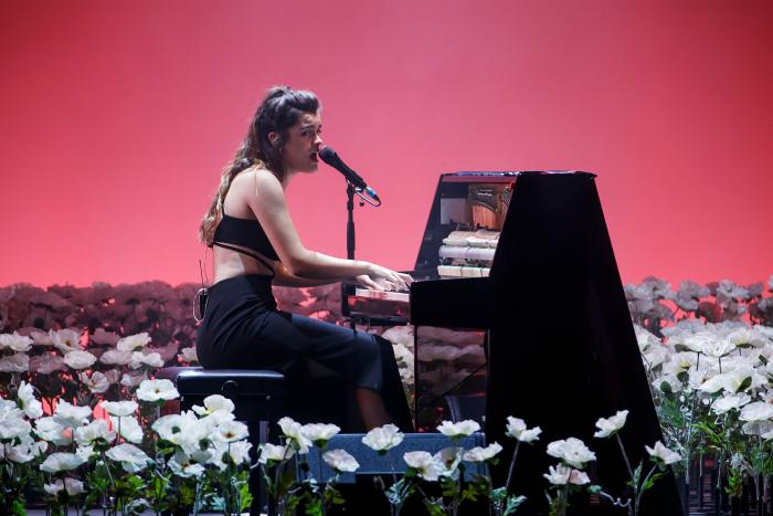 Rosalía se gana a todos con lo que hizo en este concierto de Amaia: mira a la derecha de la imagen