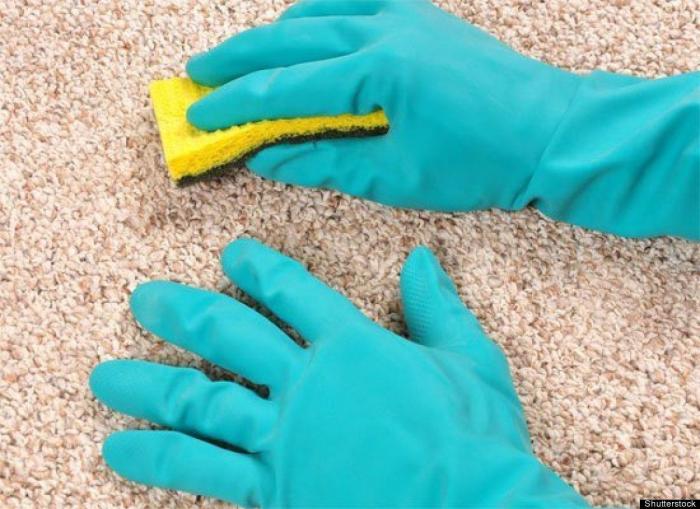 Por qué quitarte los zapatos al entrar a casa es lo mejor que puedes hacer