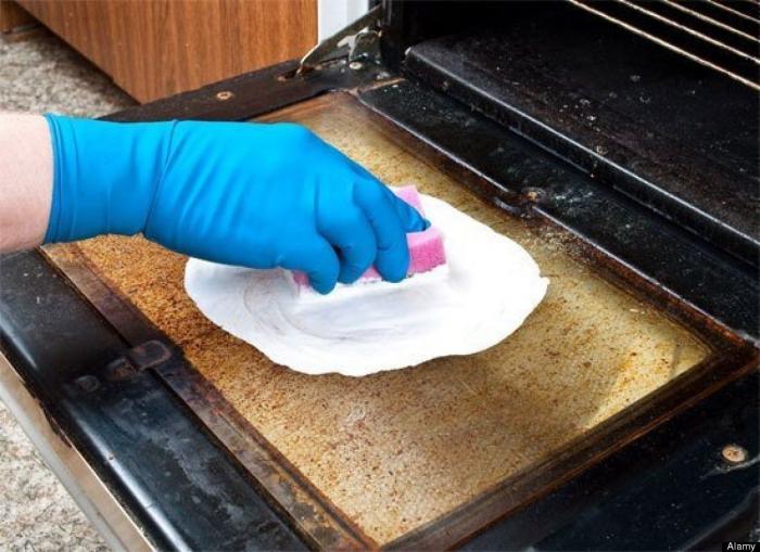 Por qué quitarte los zapatos al entrar a casa es lo mejor que puedes hacer