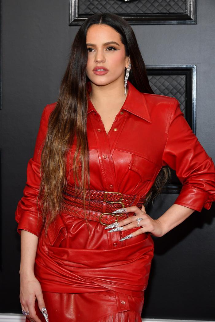 Úrsula Corberó, Dakota Johnson y otras famosas que saben cómo llevar flequillo