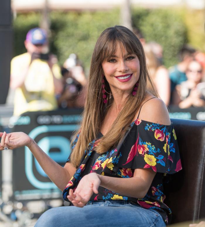 Úrsula Corberó, Dakota Johnson y otras famosas que saben cómo llevar flequillo