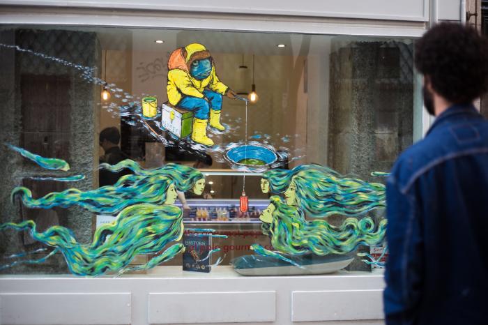 Calles llenas de arte: Pinta Malasaña vuelve a inundar de grafitis el barrio madrileño