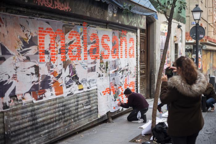 Calles llenas de arte: Pinta Malasaña vuelve a inundar de grafitis el barrio madrileño