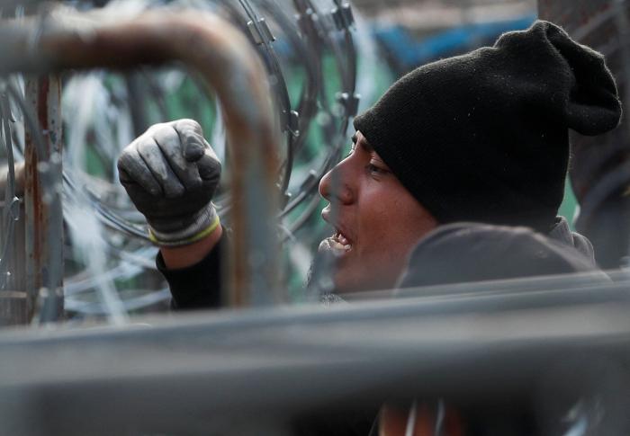 El Gobierno de Ecuador reduce los precios del combustibles para frenar las protestas