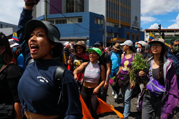 El Gobierno de Ecuador reduce los precios del combustibles para frenar las protestas