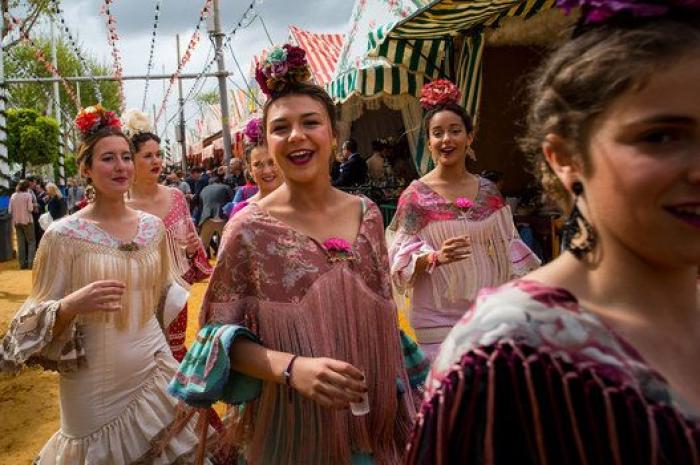 La chuleta definitiva para que los hombres aprendan a bailar sevillanas