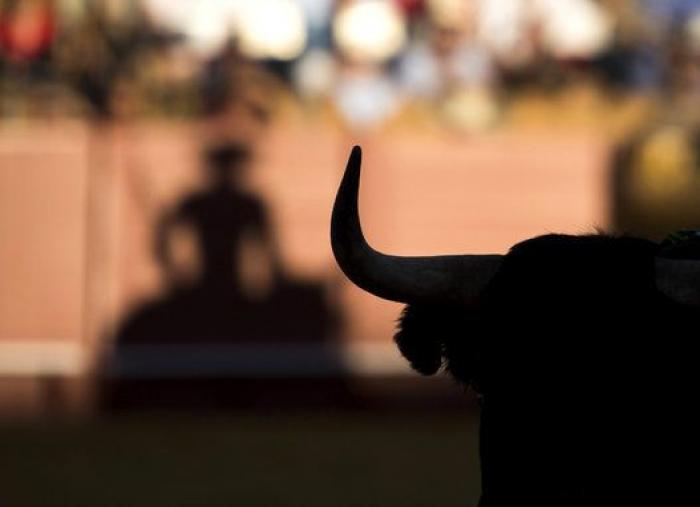 La chuleta definitiva para que los hombres aprendan a bailar sevillanas