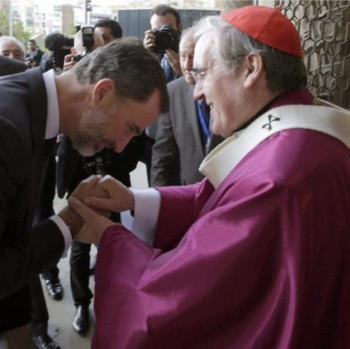 El bostezo de Posada en el funeral por Germanwings (VÍDEO)