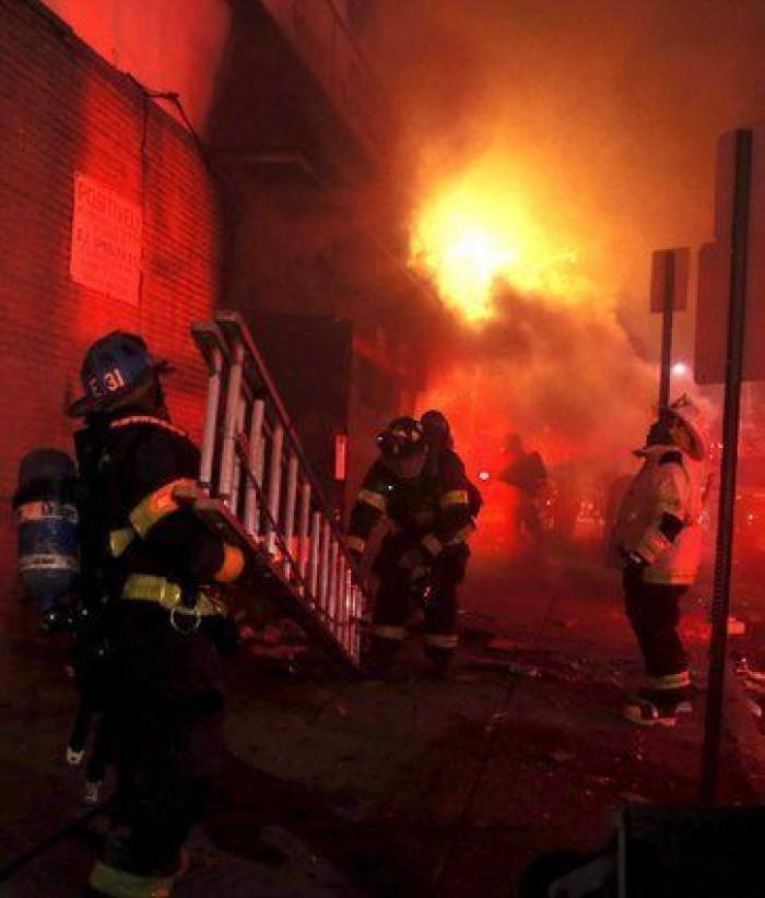 Cuando tu madre te pilla en los disturbios de Baltimore... (VÍDEO)