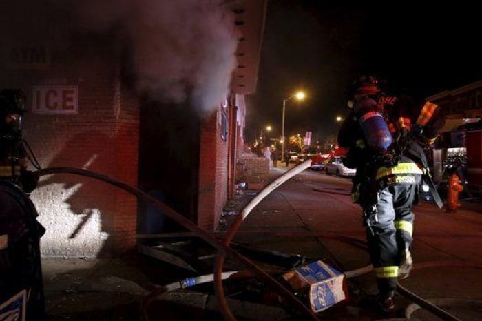 Cuando tu madre te pilla en los disturbios de Baltimore... (VÍDEO)