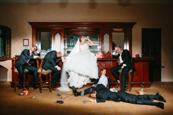 18 fotos de boda en las que los amigos del novio se lucieron (FOTOS)