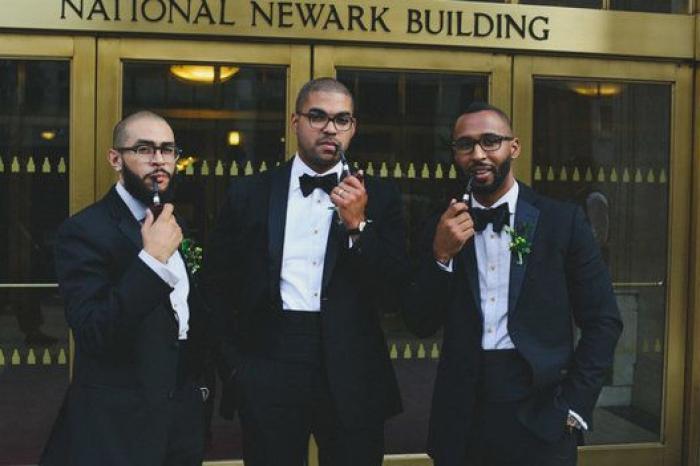 18 fotos de boda en las que los amigos del novio se lucieron (FOTOS)