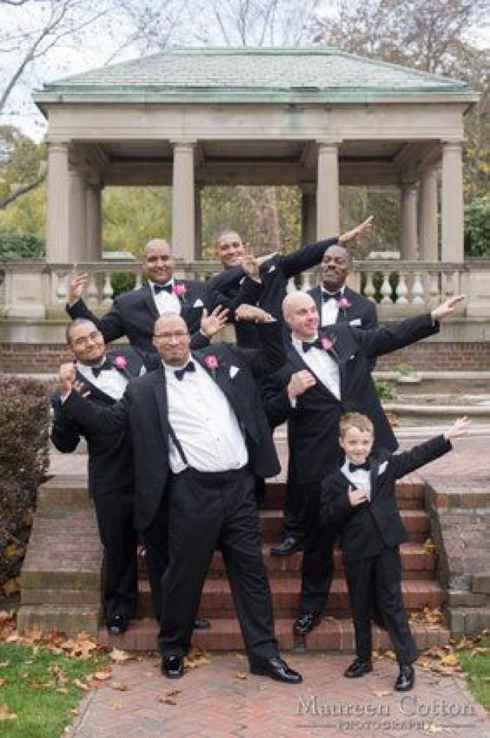 18 fotos de boda en las que los amigos del novio se lucieron (FOTOS)