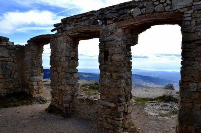 Pérez-Reverte lo da todo en Twitter tras la retirada de una estatua de Colón en EEUU