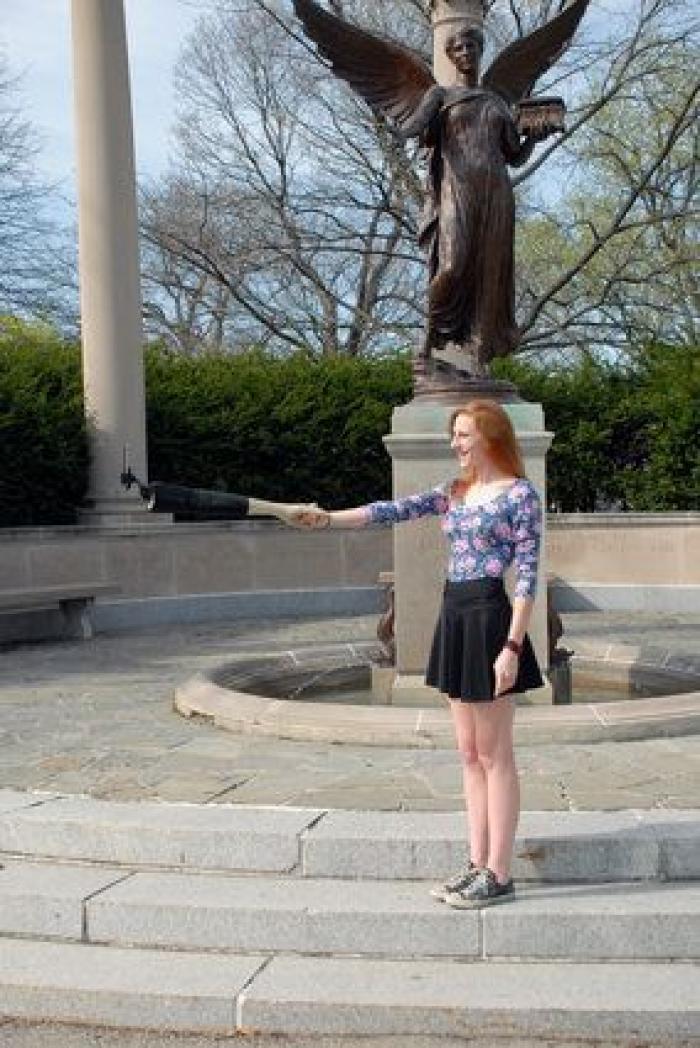 ¡Que no parezca que es una autofoto! El brazo-'selfie' es la solución (FOTOS)