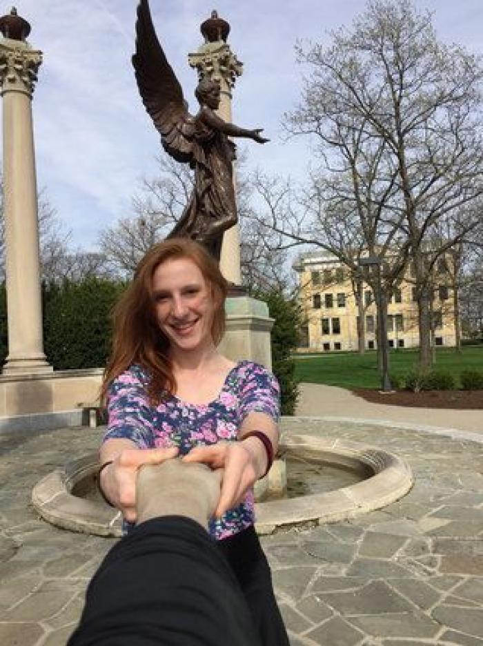 ¡Que no parezca que es una autofoto! El brazo-'selfie' es la solución (FOTOS)