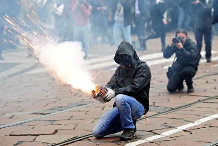Las tremendas fotos de las protestas contra la Expo de Milán