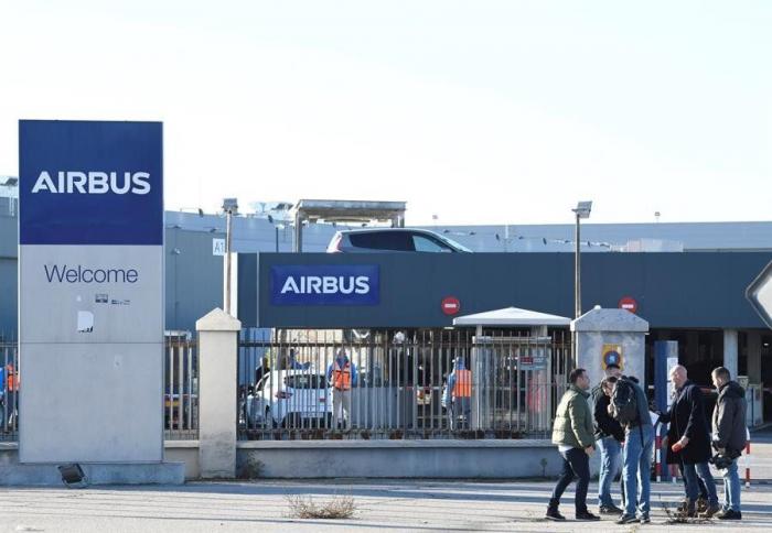 Un millar de personas se concentran en Getafe contra los despidos en Airbus
