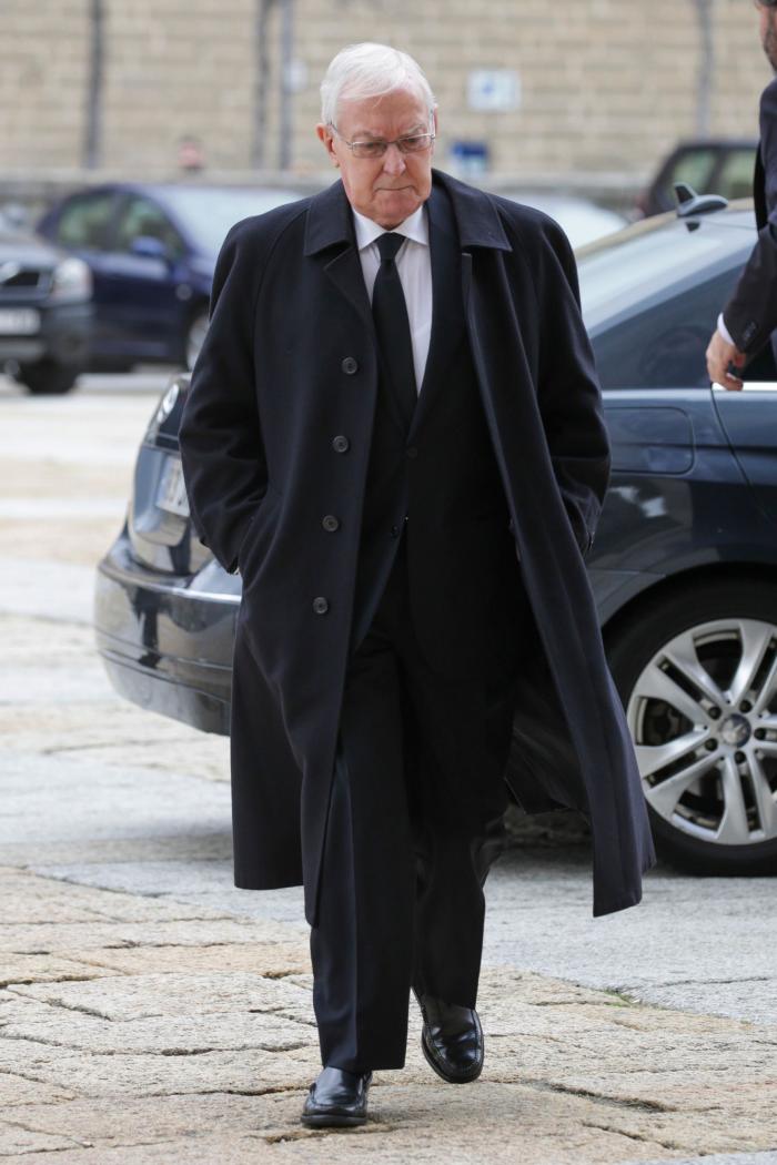 La infanta Cristina asiste a la misa por don Juan que presiden los reyes