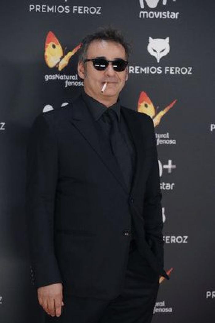 Cosas raras que vimos en la alfombra de los Premios Feroz: de ir sin pantalones al vestido de picnic