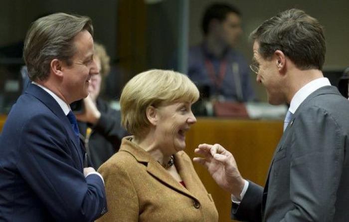 Cameron quiere confiscar los sueldos y de los 'sin papeles'