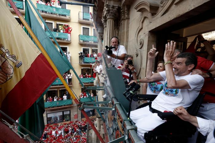 Vuelven los sanfermines tras dos años: Unzué dedica el chupinazo a los sanitarios y enfermos de ELA